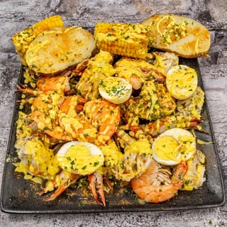 Garlic Crab Combo Tray